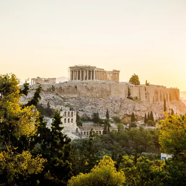 Fliegen wird 2023 deutlich teurer: Wer die Akropolis in Athen besuchen will, wird 2023 dafür mehr ausgeben müssen