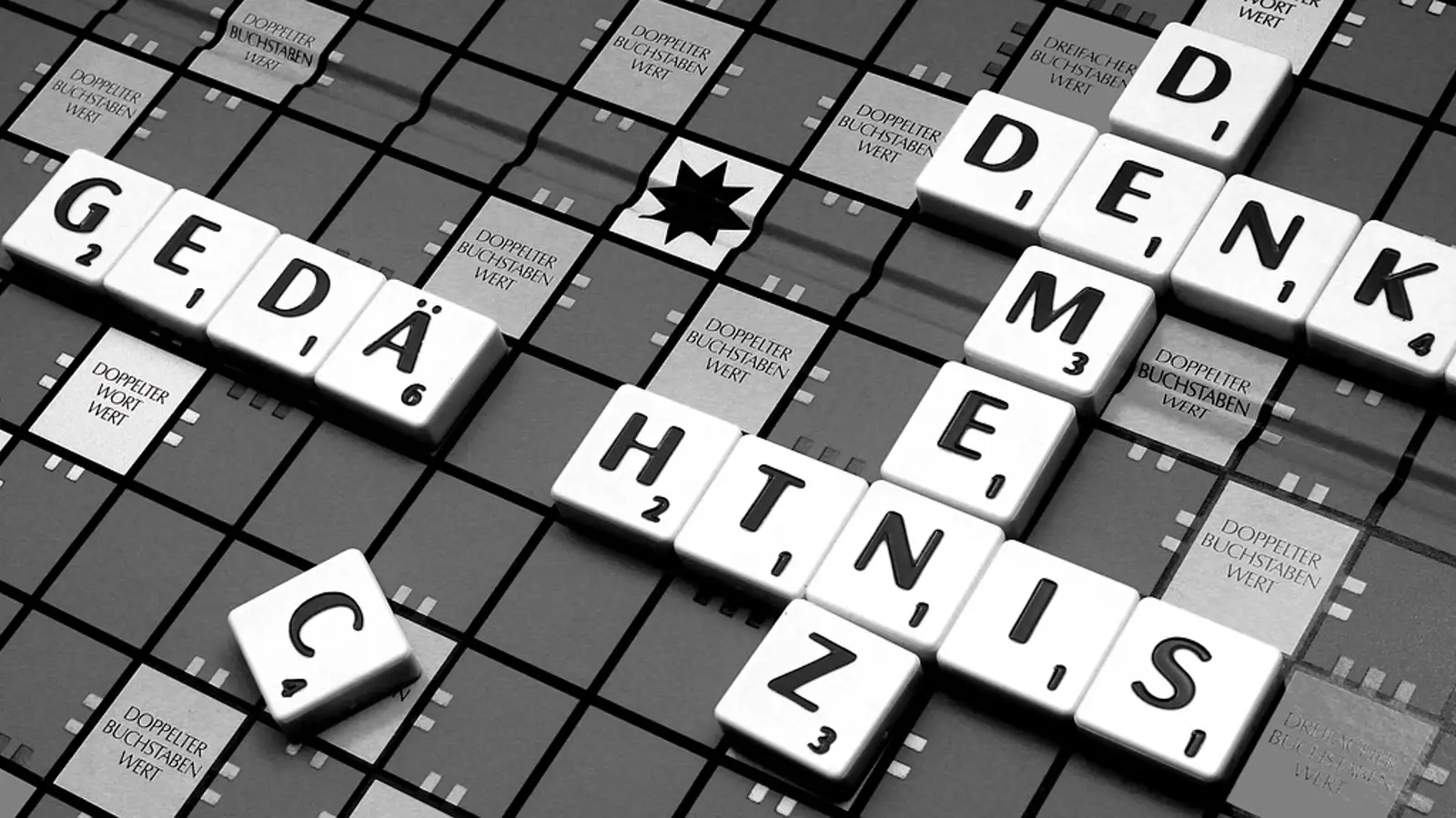 Rätsel. und auch Scrabble sind eine gute Möglichkeit, seine grauen Zellen fit zu halten