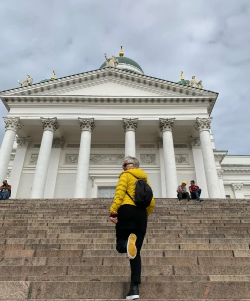Die besten Reisetipps für Helsinki: Der Dom von Helsinki thront über der gesamten Stadt