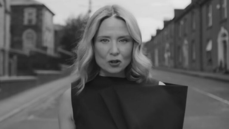 Roisin Murphy ist eine irische Sängerin