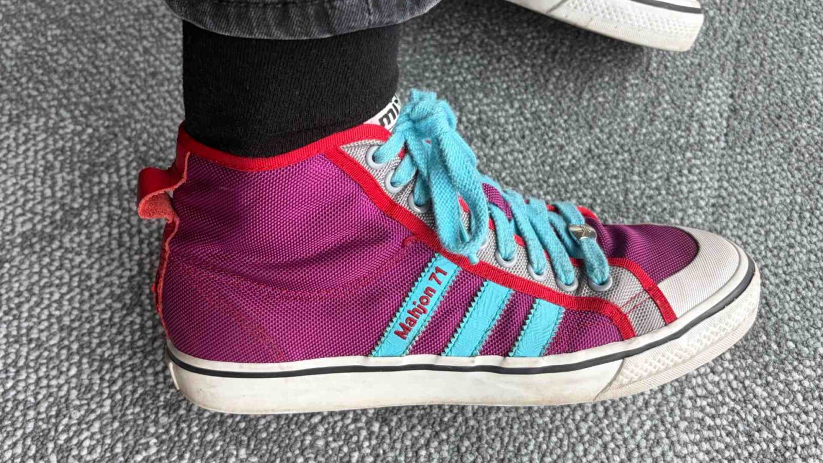 Mode ab 50: Diesen selbstgemachten Sneaker von adidas trage ich heute. adidas MII sei Dank!